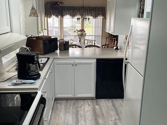 2nd image of 7579 Boxelder Rd