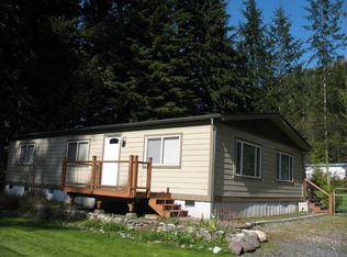 7930 Oregon Trl, Maple Falls, WA 98266