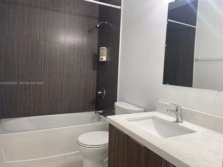 1813 Madison St #3 — Photo 6