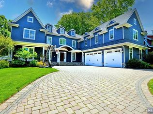 82 Copley Ave, Teaneck, NJ 07666