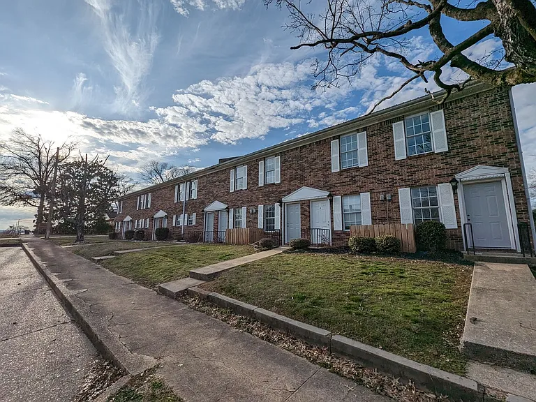591 E Boswell St #2 — Photo 17