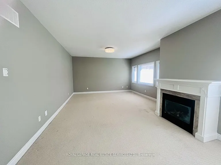 2366 Chateau Cmn — Photo 15
