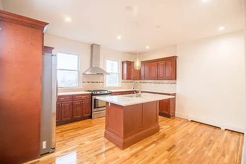 74 Burnett Ave Photo 1