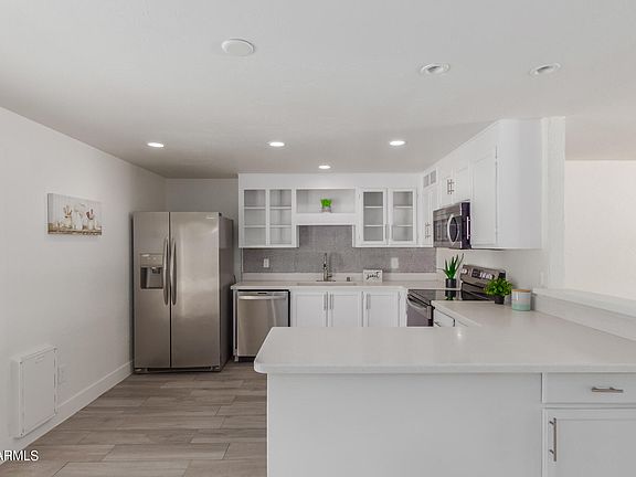 4th image of 1749 W SURREY Avenue