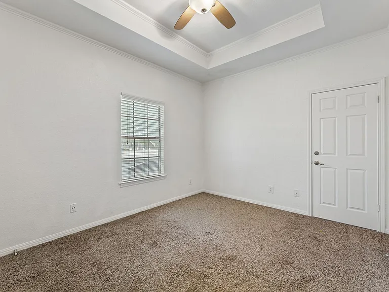 402 Nova Apartments — Photo 13