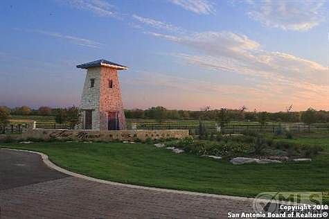 2nd image of 320 River Ranch Cir