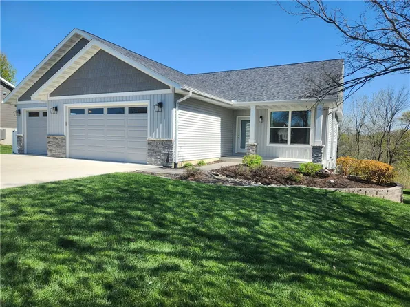 131 Delft Dr, Pella, IA 50219