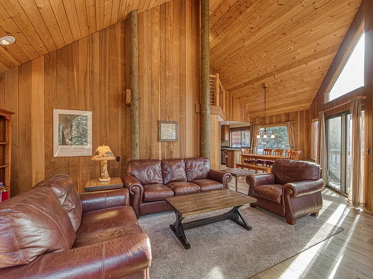 1875 John Scott Trl — Photo 5