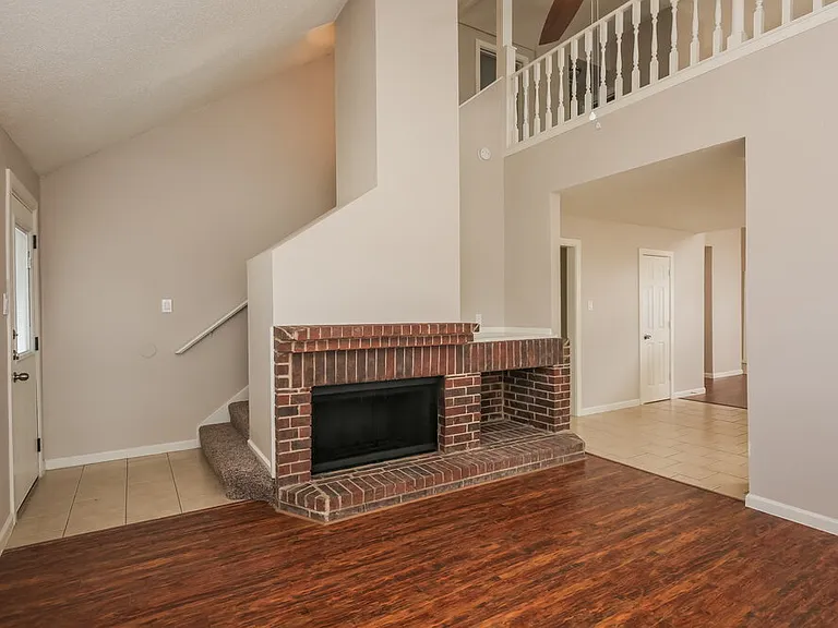 657 Edgewood Dr — Photo 7