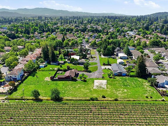 2nd image of 1120 Wine Country Avenue