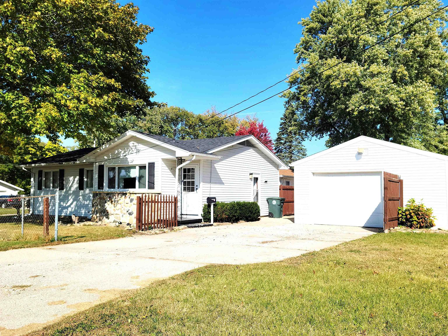 1220 Midland St, Waterloo, IA 50703 | Zillow