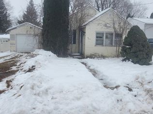 727 S 16th Ave, Freeport, IL 61032