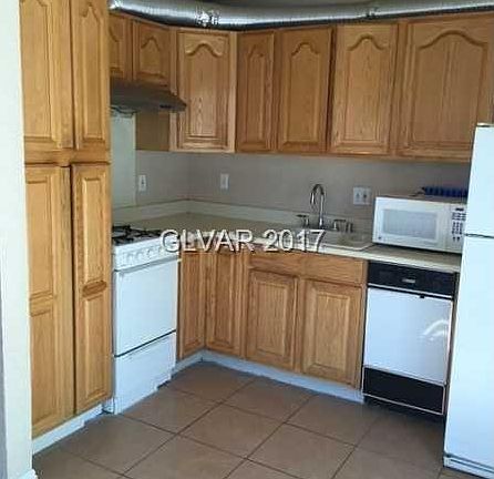 3rd image of 4023 Calle Del Sol