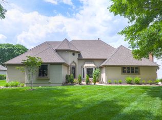 5200 W 112th St, Leawood, KS 66211