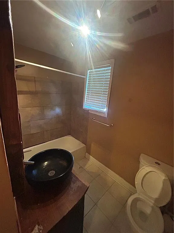 2 bed, 1.0 bath, 772 sqft, $1,100 — Photo 4