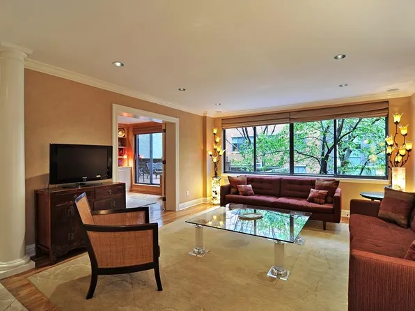 63 Downing Street image 1 of 12