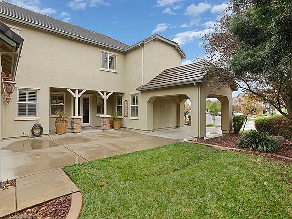 4th image of 2265 Katzakian Way