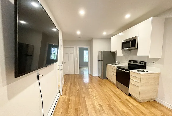 7 Warwick St #2A — Photo 2