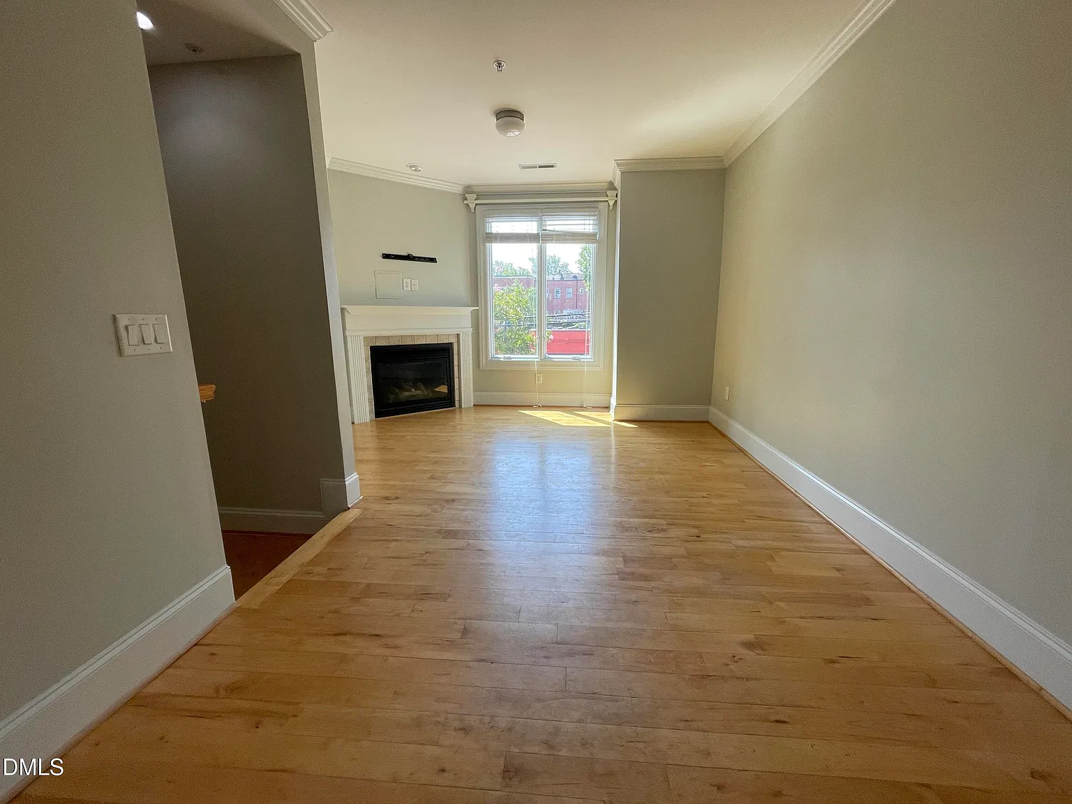 2 bed, 2.0 bath, 1200 sqft, $2,500 — Photo 2