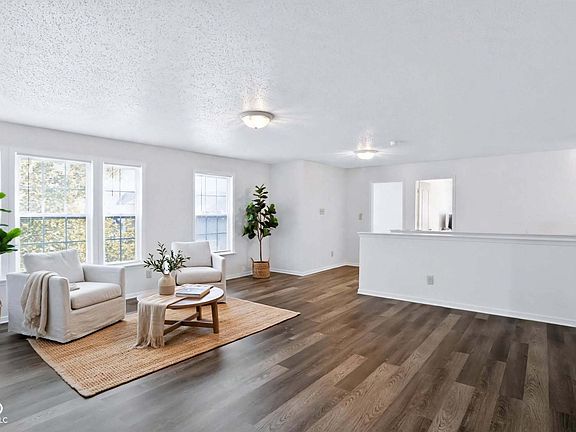 5th image of 1116 King Maple Dr