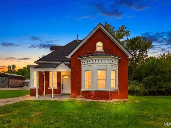 216 E Walton St, Warrenton, MO 63383