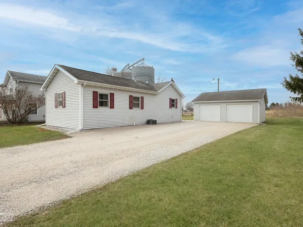 3825 E 2279th Rd, Serena, IL 60549