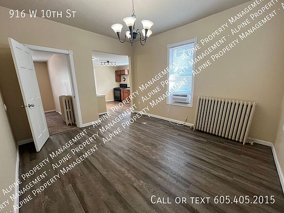 4th image of 916 W 10th St