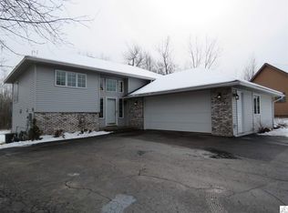 5 Chambersburg Dr, Duluth, MN 55811