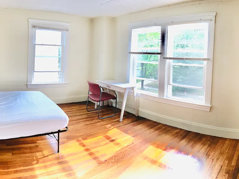 2261 Grandview Ave #1 — Photo 1