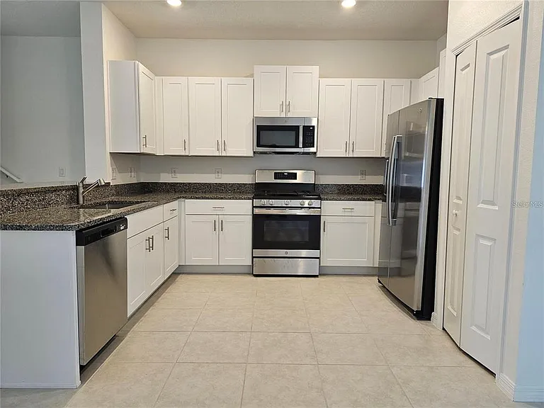 8309 Crescent Oaks Dr — Photo 6