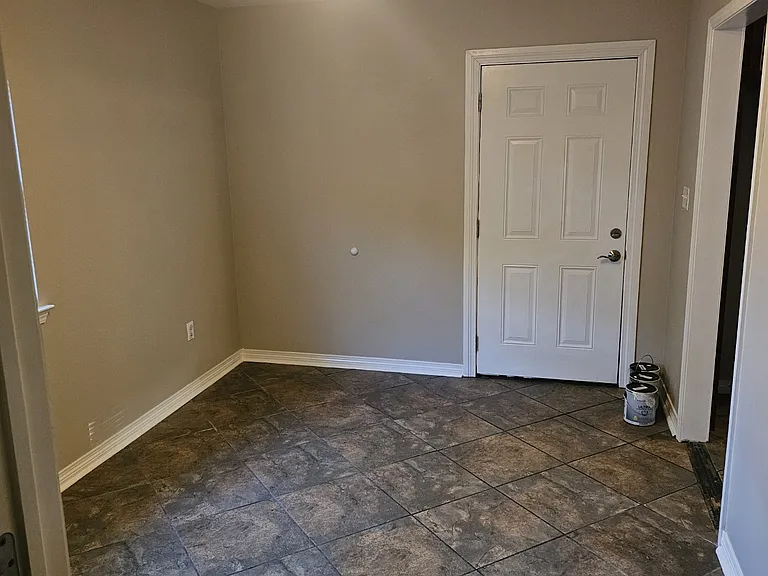 4550 Louisa Dr — Photo 7