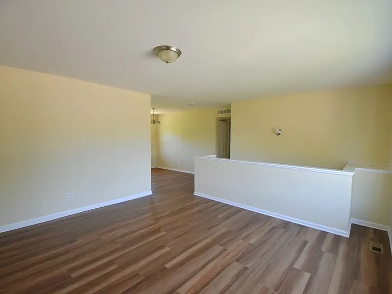 906 Natoma Ct — Photo 12