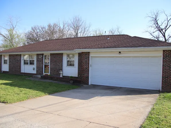 207 E Meadow Avenue, Crane, MO 65633