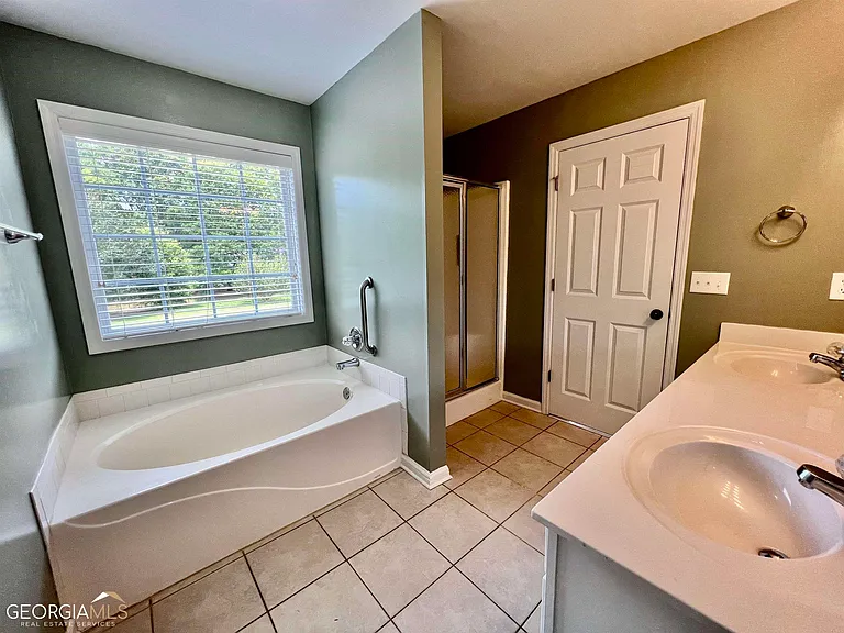 1010 Jacob Dr — Photo 15