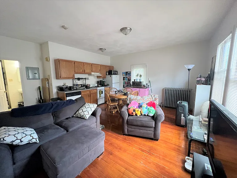 163 Strathmore Rd #3 — Photo 14