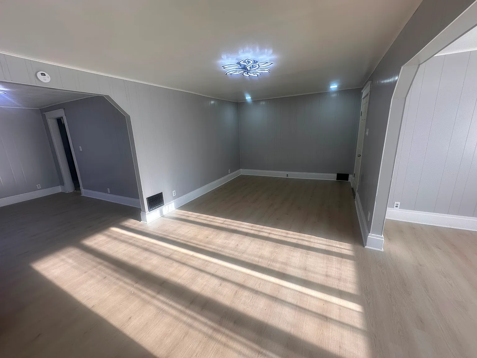 6 bed, 2365 sqft, $1,750 — Photo 4
