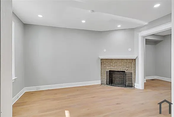727 Otis Pl NW — Photo 1