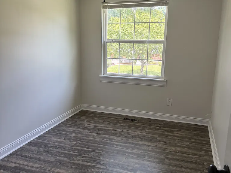 8510 Silver Fox Rd — Photo 10