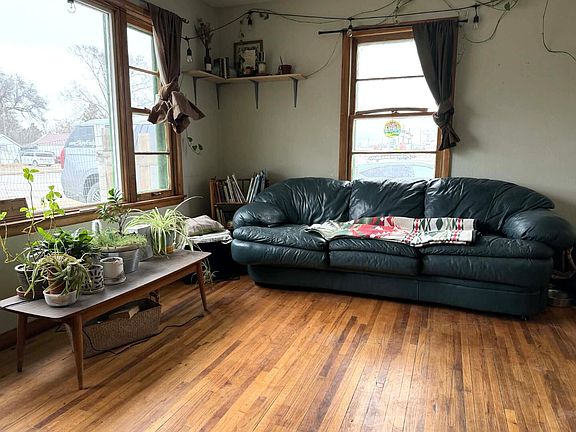 3rd image of 361 W 2nd St