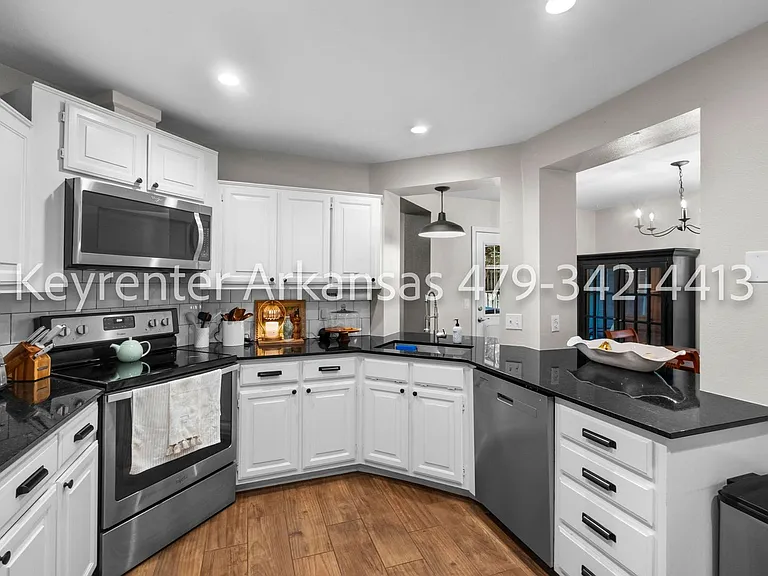 2943 E Setter St — Photo 8