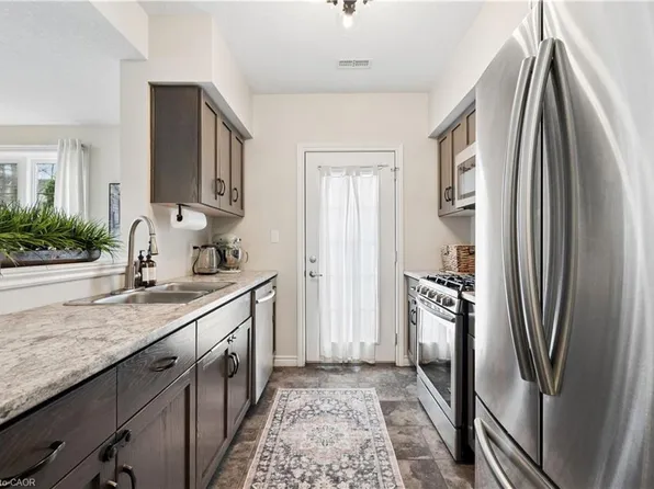 9 Guthrie St #9B, North Dumfries, ON N0B 1E0