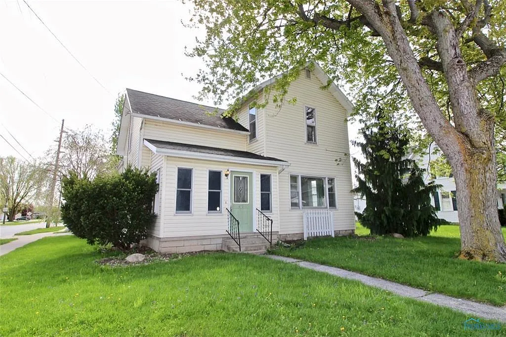 422 N Main St photo 1
