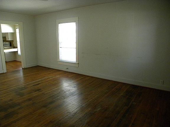 2nd image of 603 Landrum Ave