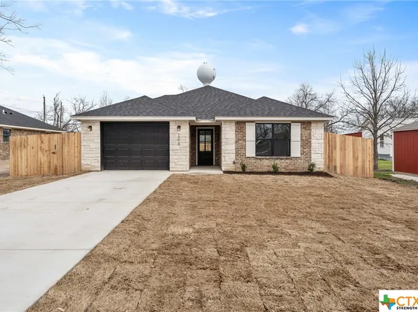 206 El Paso St, Holland, TX 76534