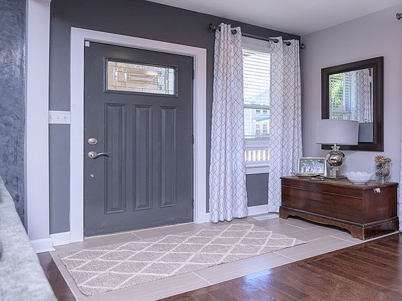 4th image of 4958 W Argyle St #1