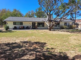 210 Davis Rd, Granbury, TX 76049