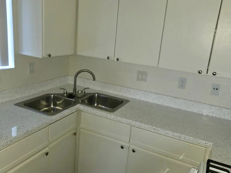 Carlsbad Sunset Senior Apts — Photo 9