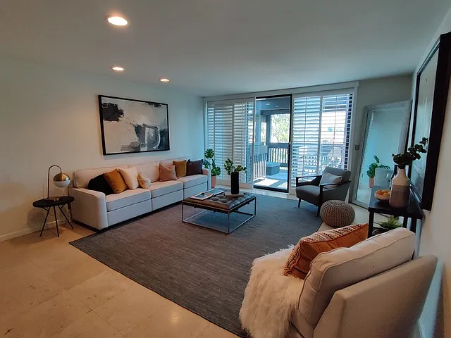 3 bed, 1228 sqft, $3,900 — Photo 2