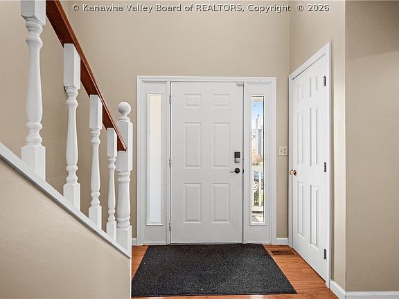 5th image of 16 Valley View Ests
