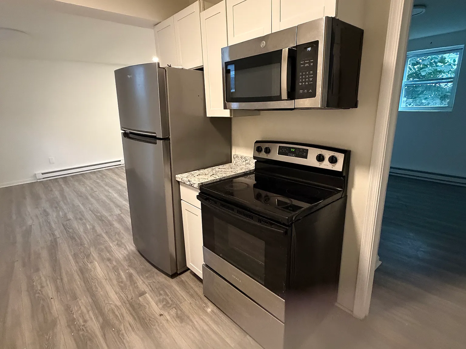 2 bed, $1,400 — Photo 3